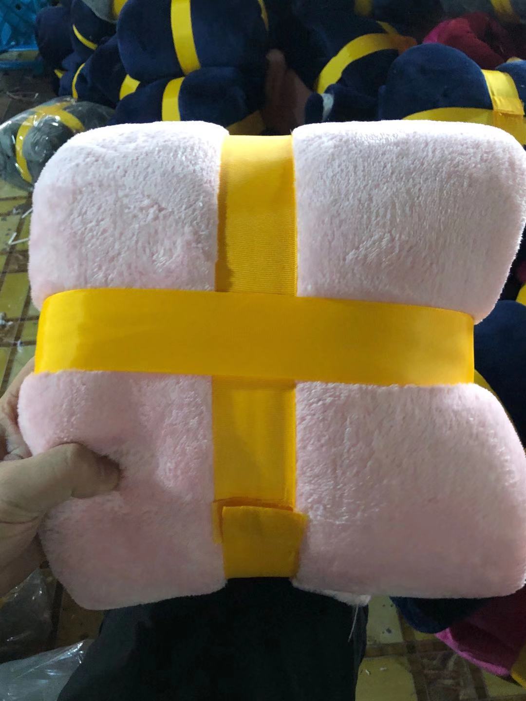 TV products huggle hoodie lazy pullover TV blanket outdoor cold clothing hooded fleece warm clothing