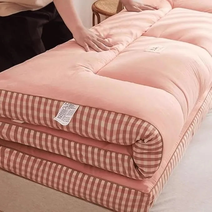 Mattress With Checkered Three-dimensional Edges
