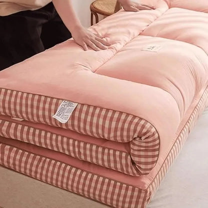 Mattress With Checkered Three-dimensional Edges