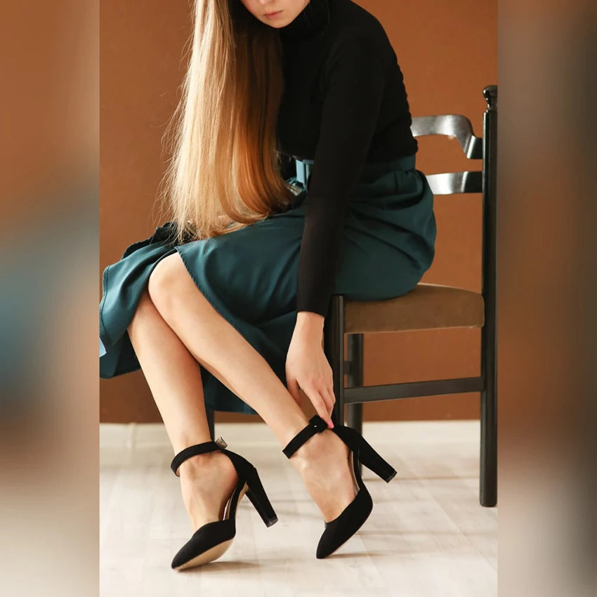 Women Fashion Pumps With Strap