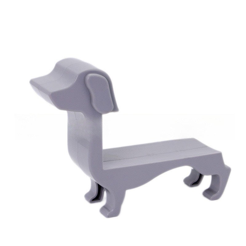 Cross-border spot modern simple desktop red wine dachshund wine rack ornaments plastic red wine display rack red wine rack