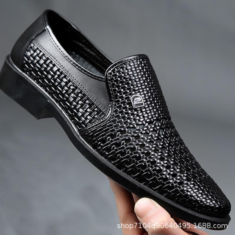 Men's sandals 2024 new summer casual  hole shoes hollow men's leather sandals wholesale one piece drop shipping