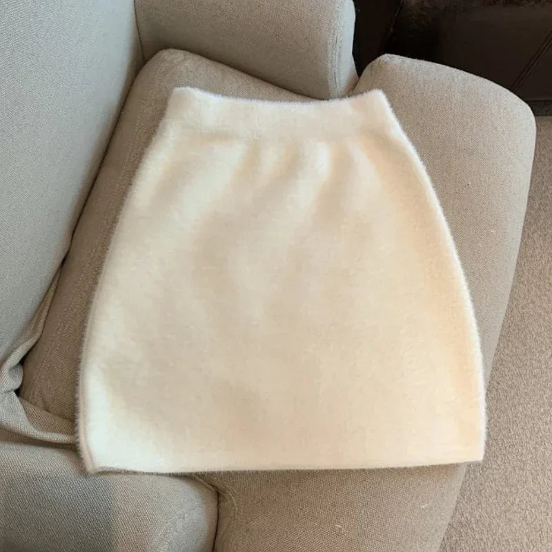 Women's Imitation Fur Elastic Waist Slim Short Skirt