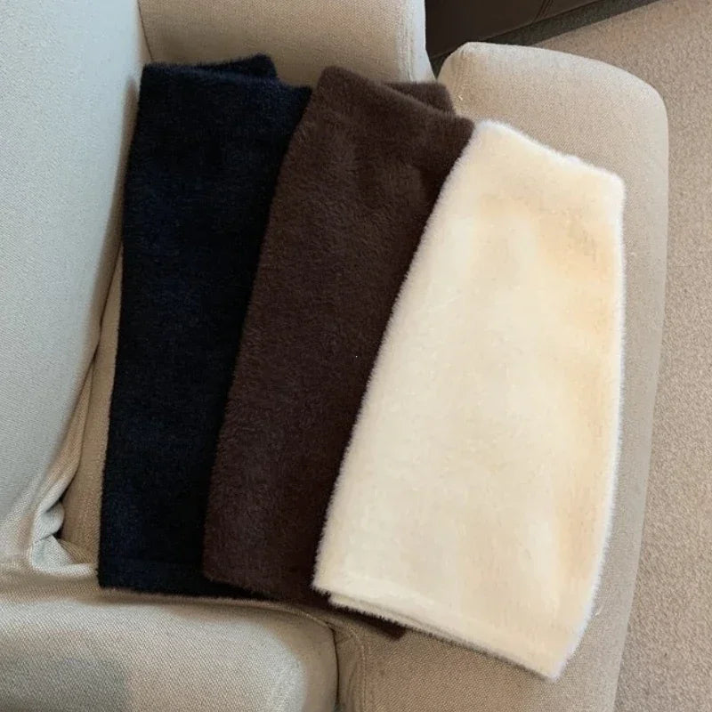 Women's Imitation Fur Elastic Waist Slim Short Skirt