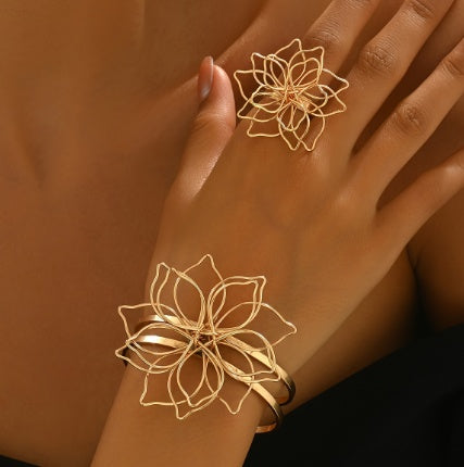 Women's Fashion Jewelry Set, Lattice Flower Ring and Bracelet With Inlaid Lattice Line Flower