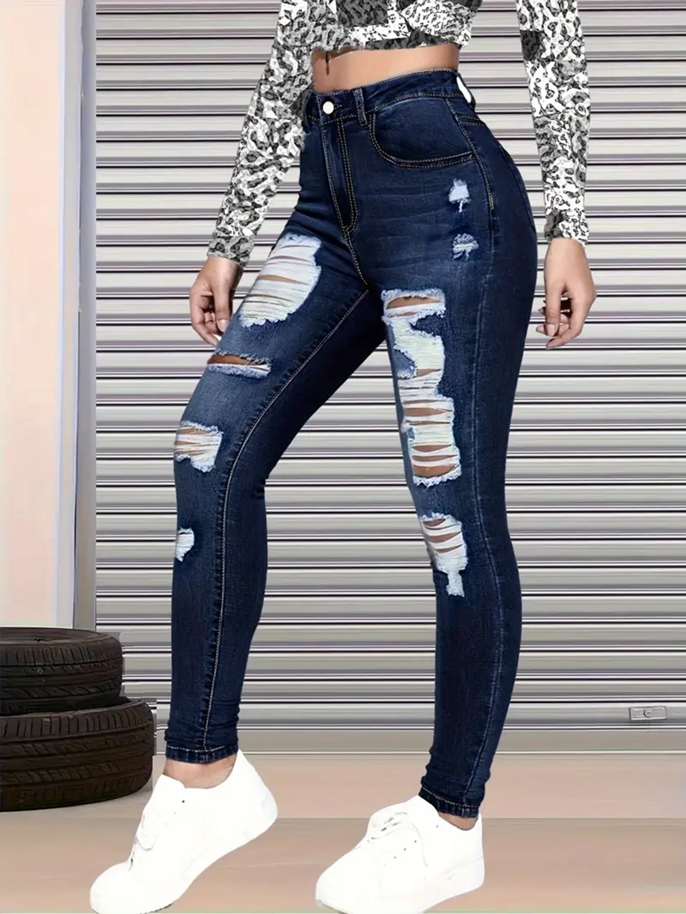 Women's High Waisted Ripped Tight Fitting Jeans